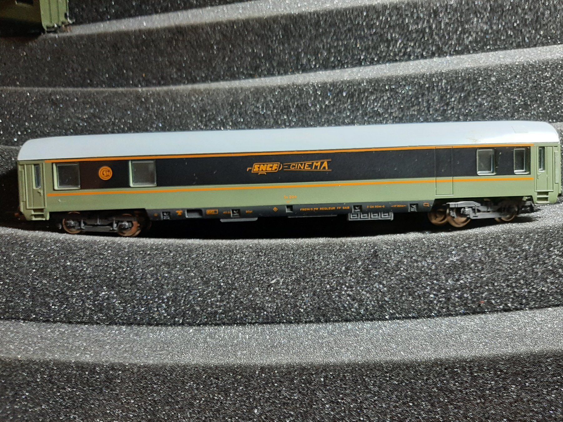 Lima Modelleisenbahnen: LIMA VOITURE CINEMA. REF.17 – Gebraucht aus Avully von RIVALIS 1