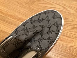 VANS NEUVES taille 42, jamais portées 70.- au lieu 99.-