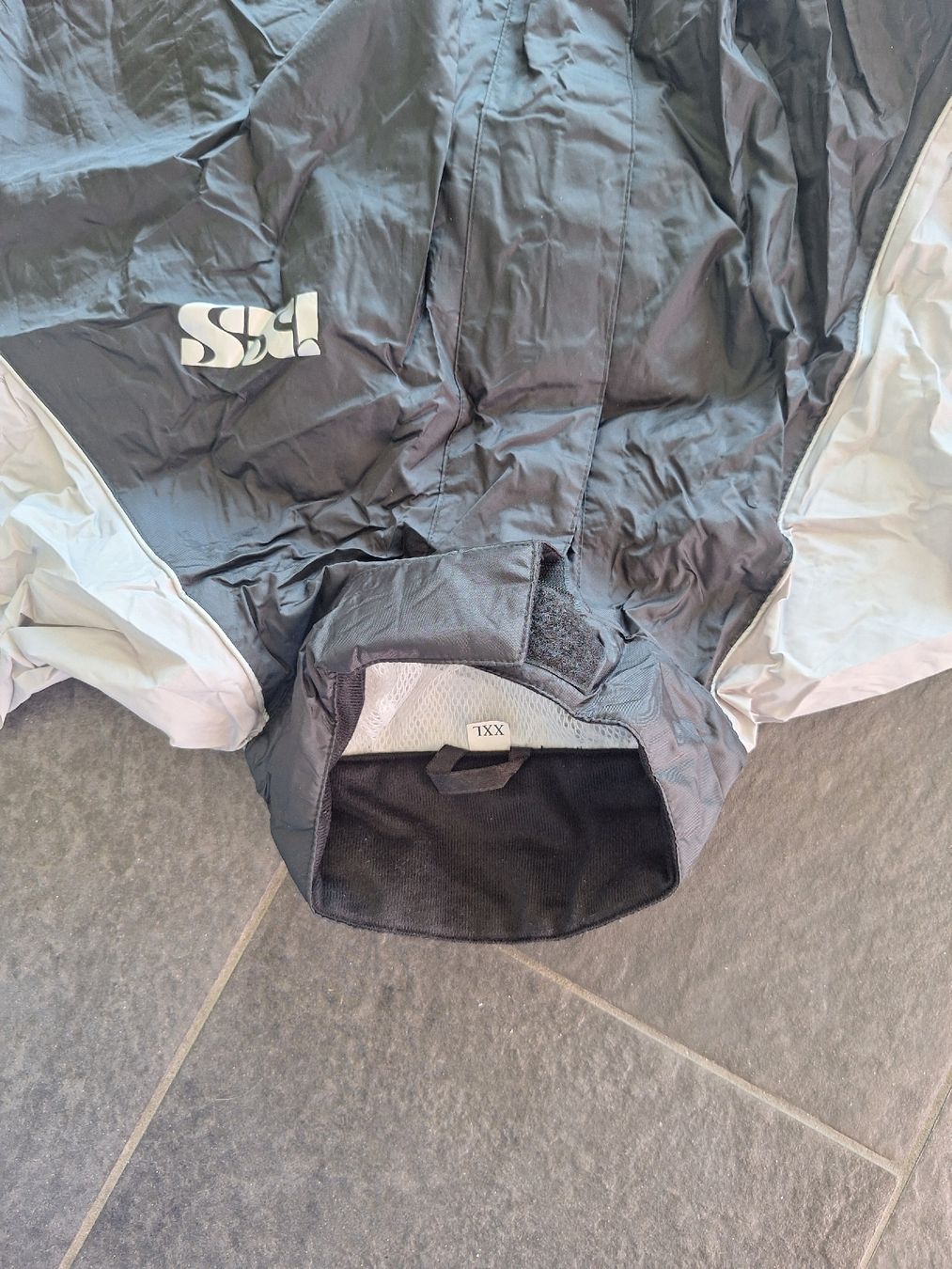 IXS Lotti di vestiti: Combinaison pluie moto – Nuovo (secondo la descrizione) da Saignelégier venduto da JJGG 1