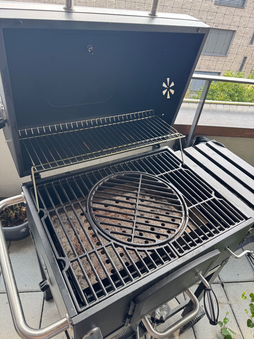 Griglie: Jamestown Grill Holzkohle Grill – Usato da Winterthur venduto da mar_77xm 3