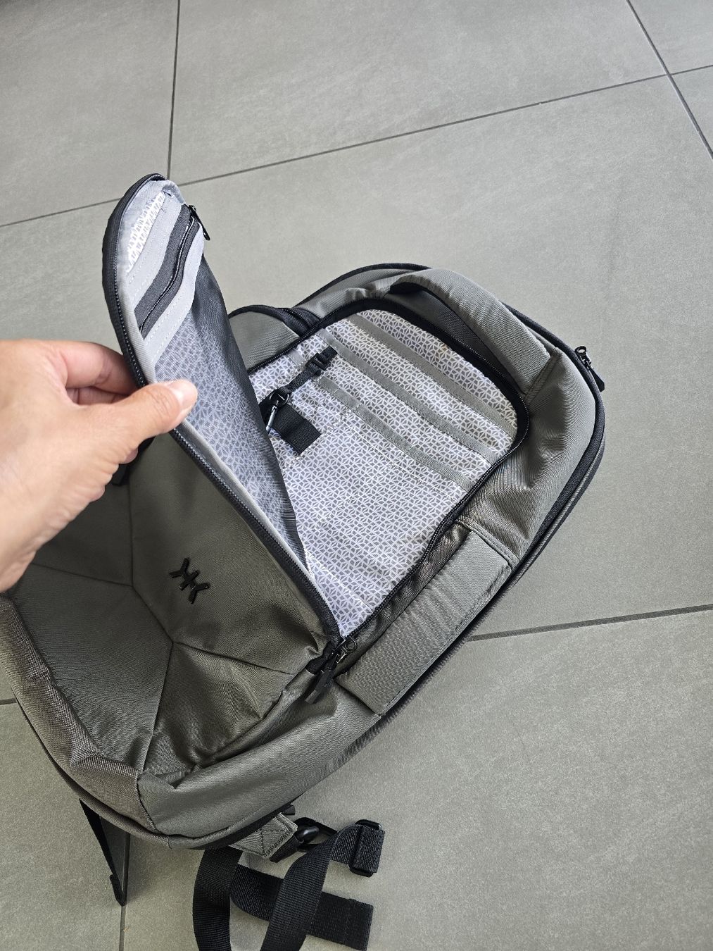 Zaini: Brand New Suitcase style Knack backpack – Nuovo (secondo la descrizione) da Kilchberg ZH venduto da MandyKilchberg 1