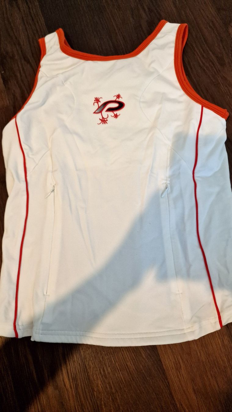 Tops: Protective Sportshirt mit Tasche, Gr. 38 – Gebraucht aus Rütihof von tweedy123 3