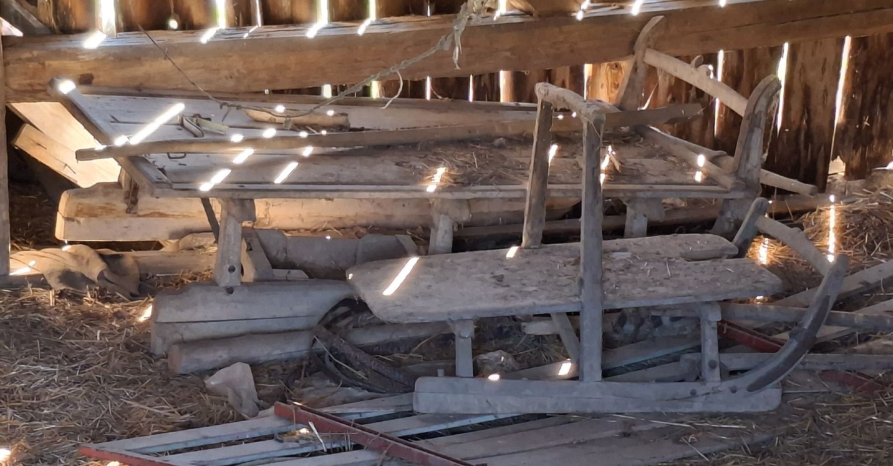 Luge: holzschlitten – Défectueux à Sigigen par Arnika011