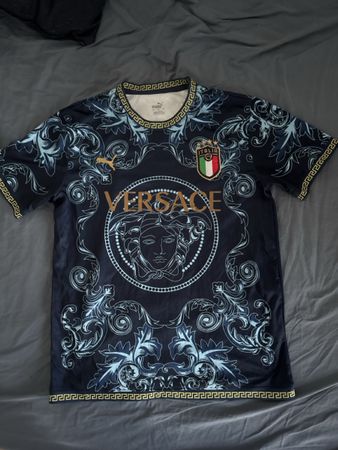 Puma T-Shirt Versace Italia Grösse L neuwertig