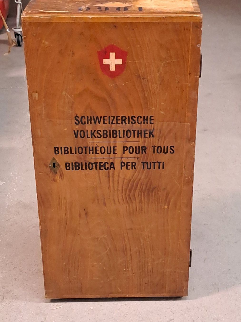 Casse di trasporto: Schweizerische Volkbibliothek,Holzkasten – Usato da Wald ZH venduto da stani06