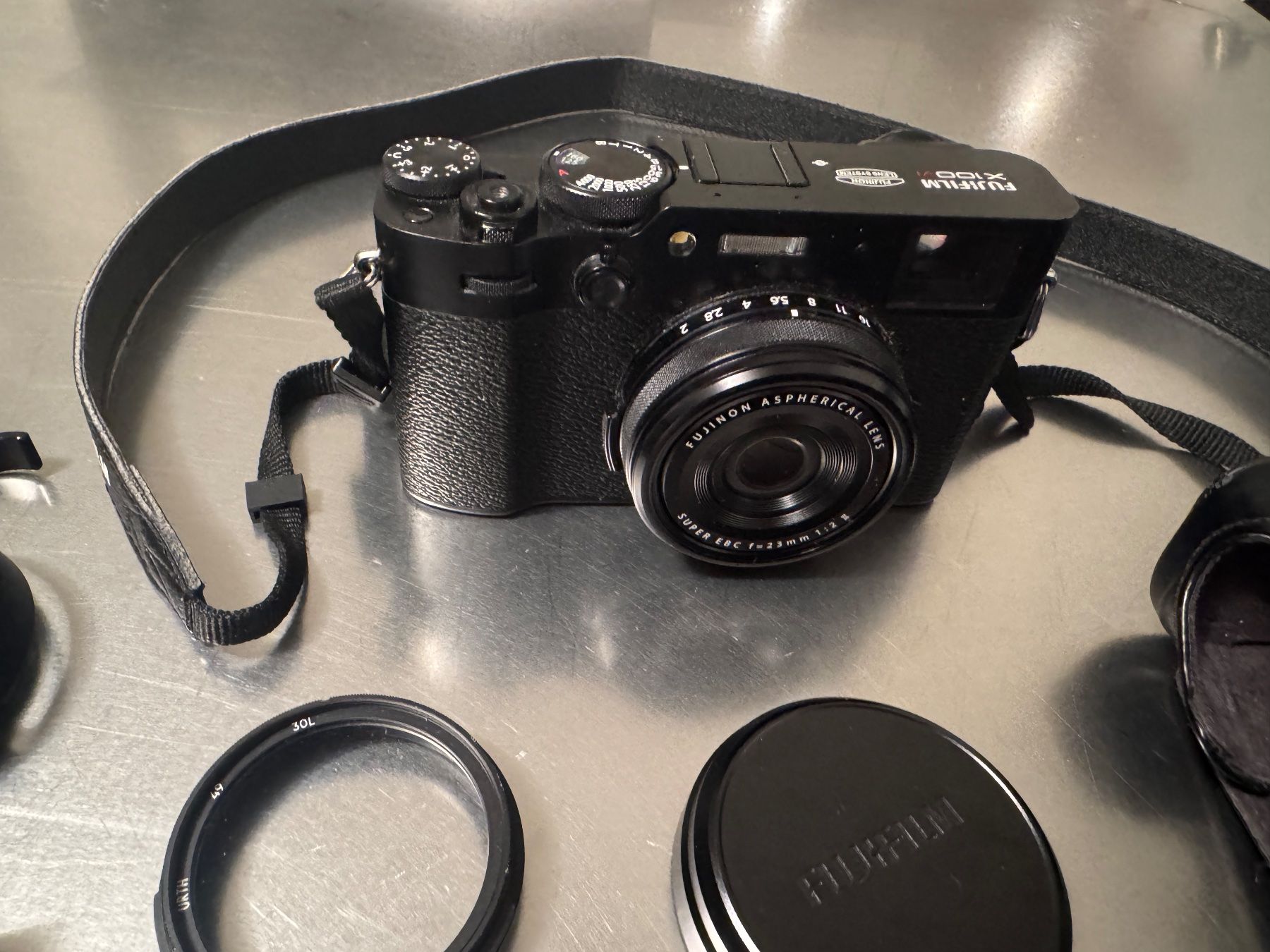 Fujifilm Fotocamera: Fujifilm x100vi with accessories – Usato da Breganzona venduto da chl_kf5j 3