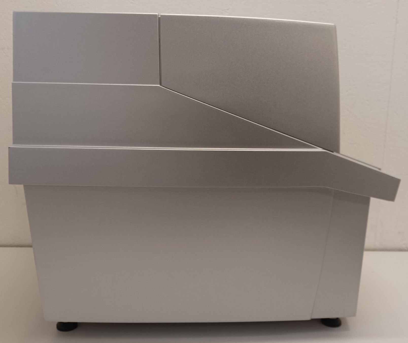 Accessori da laboratorio: Qiagen PyroMark Q24 Sequencer – Difettoso da Niederdorf venduto da LeptonAG_Labor 6
