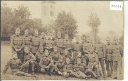 Armee Suisse - Vor der Kirche