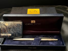 Caran d’Ache Madison Dreh-Kugelschreiber - versilbert Box