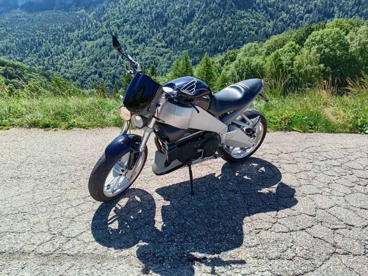 Buell Strada: Moto Buell XB9S Lightning – Usato da Champ-du-Moulin venduto da Magicgrishna
