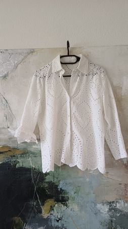 Damen Bluse weiss bestickt Lochstickerei Grösse M 