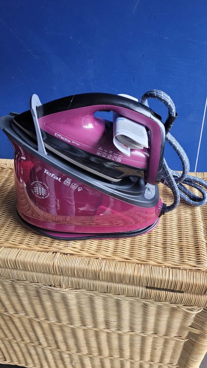 Tefal Bügeleisen: Tefal Dampfbügelstation SV8152 – Gebraucht aus Basel von m_schwarz 5