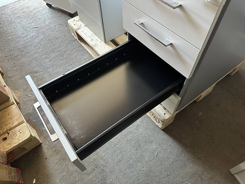 Scaffali: neuer Beistellcontainer mit Aufsatzregal, abschliessbar – Nuovo (secondo la descrizione) da Necker venduto da liq24 7