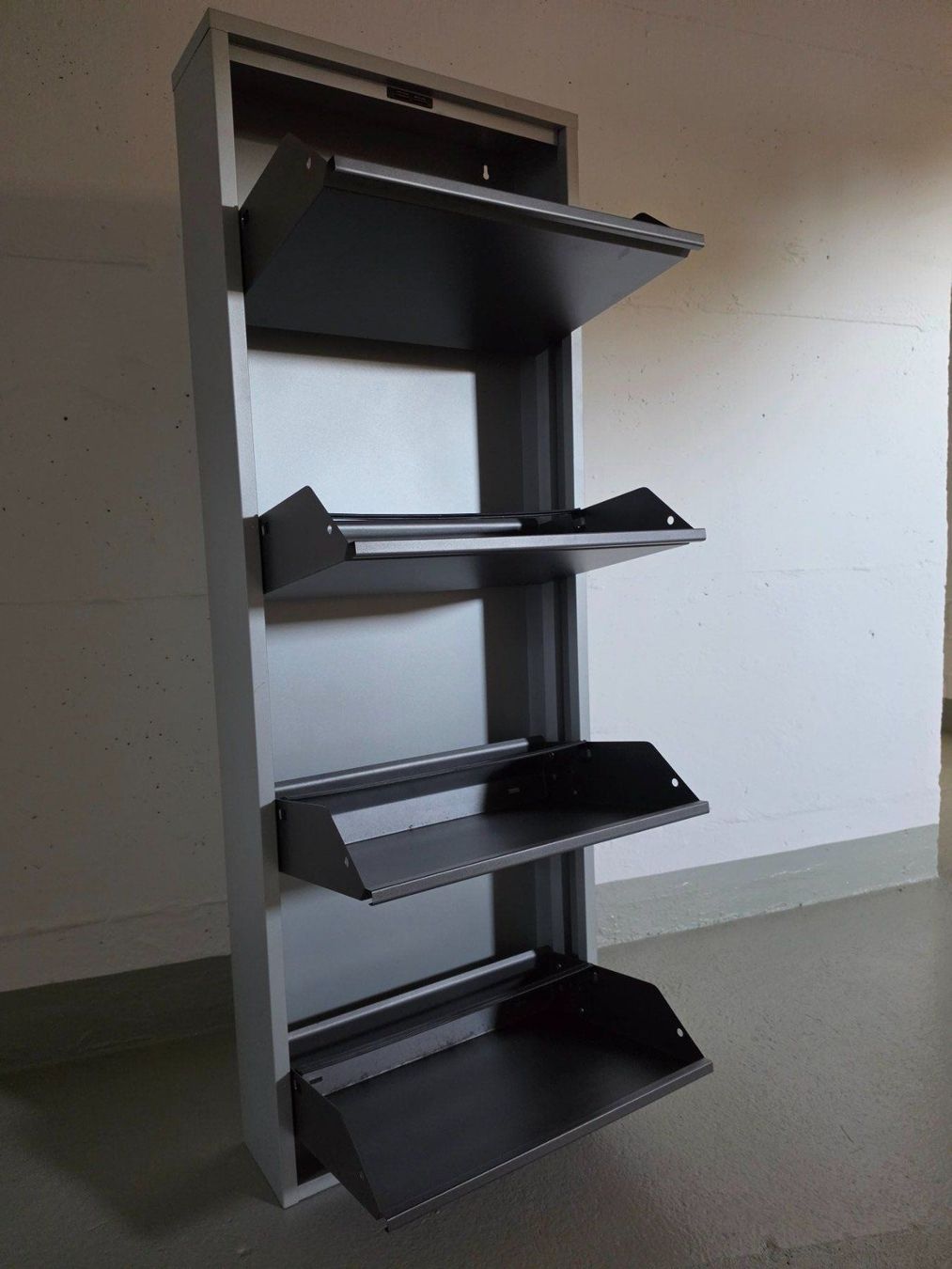Schränke: Schuhkasten Silber/Anthrazit – Gebraucht aus Mellingen von Wanderfee55 1