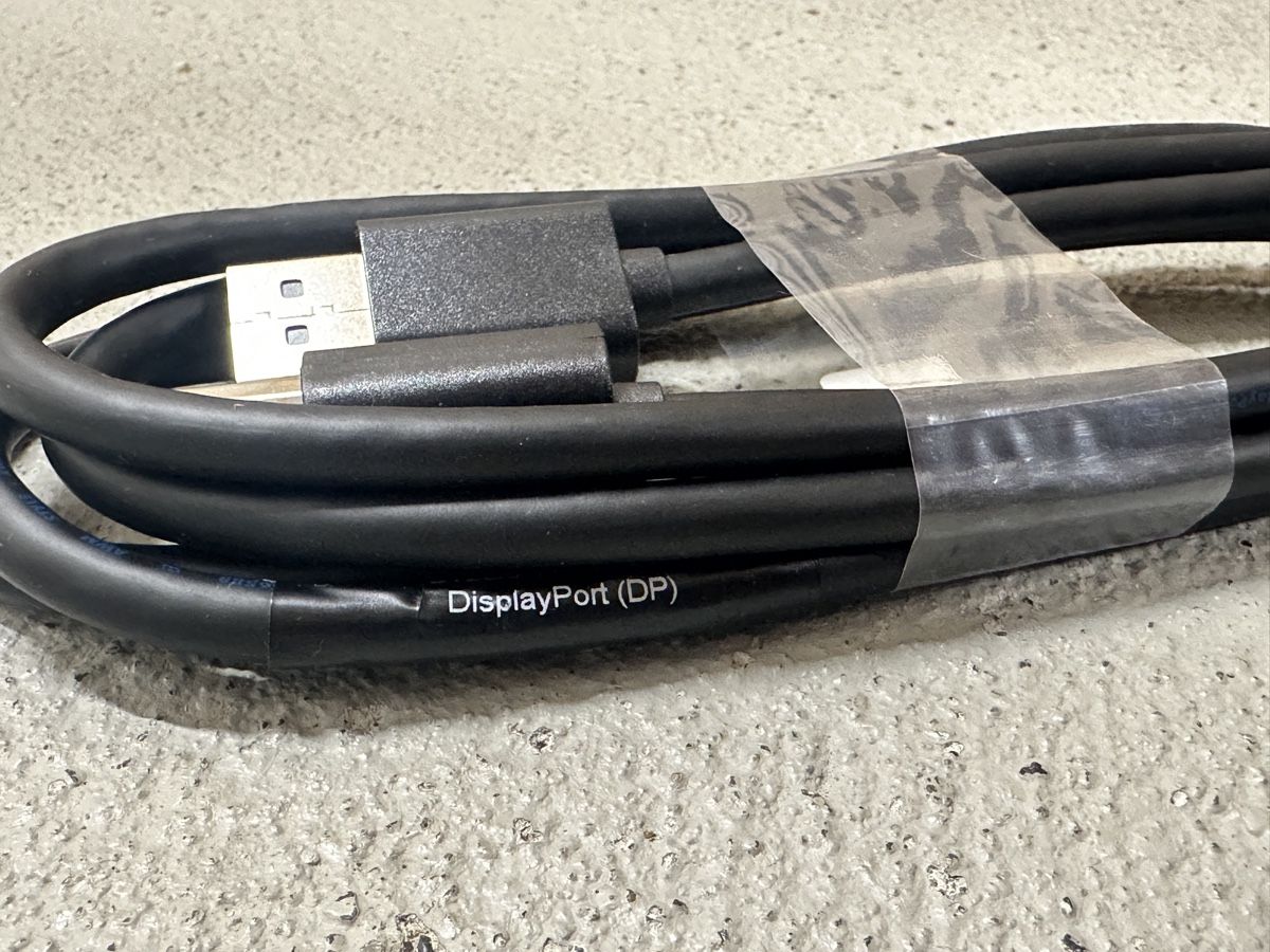 Câbles: Câble DisplayPort noir 1m  – Neuf (Voir description) à Zürich par Marcouyou 2