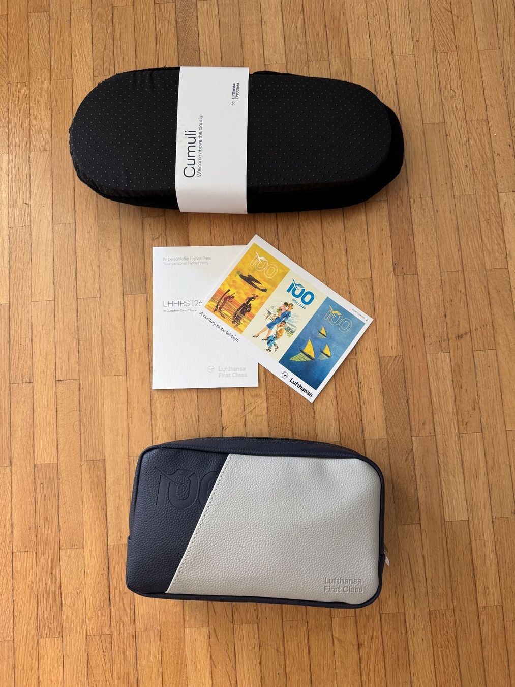 Kosmetikkoffer: 100 J. Lufthansa; First Class Amenity Kit Babor inkl. Ente – Neu und originalverpackt aus Zürich von Zaesizh