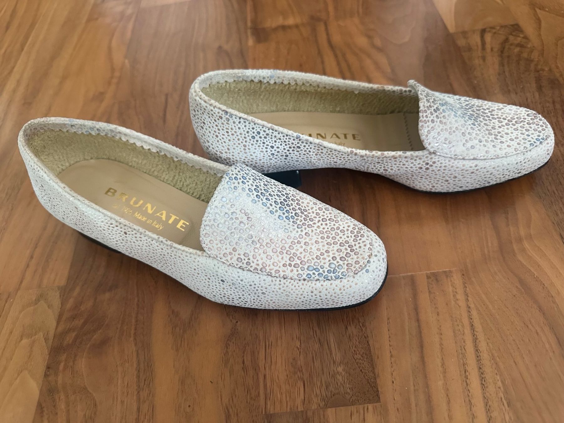Chaussures femmes: Brunate Slipper Gr. 37.5 – Neuf (Voir description) à Hombrechtikon par Unit25 1
