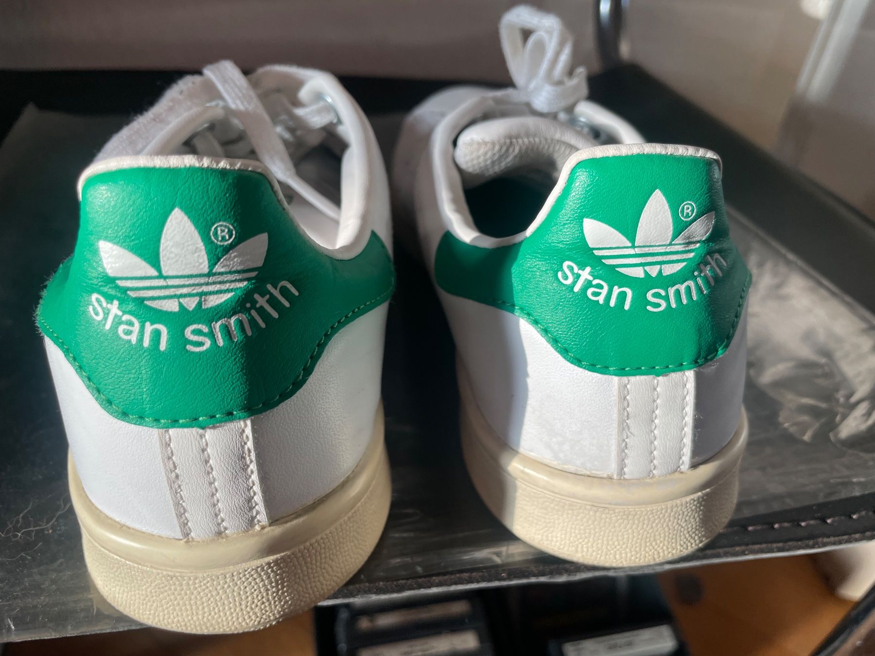 Scarpe da donna: Adidas Stan Smith, classiques (37) – Usato da Genève venduto da lailas_things