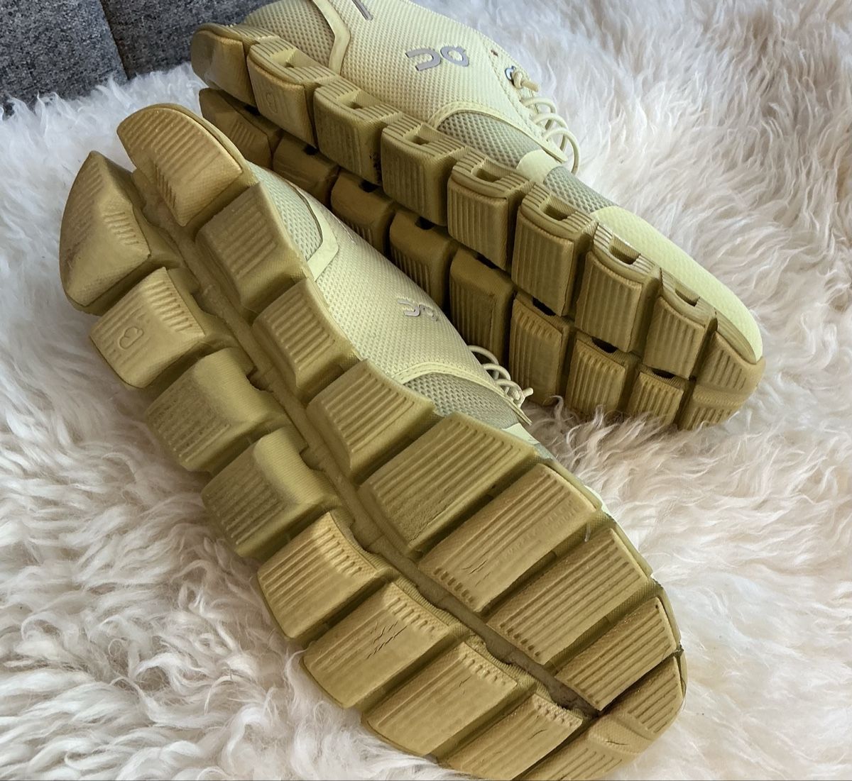 On Scarpe da donna: ON Sneaker  Schuhe Nr.40 – Usato da Untersiggenthal venduto da mei_k67m 1