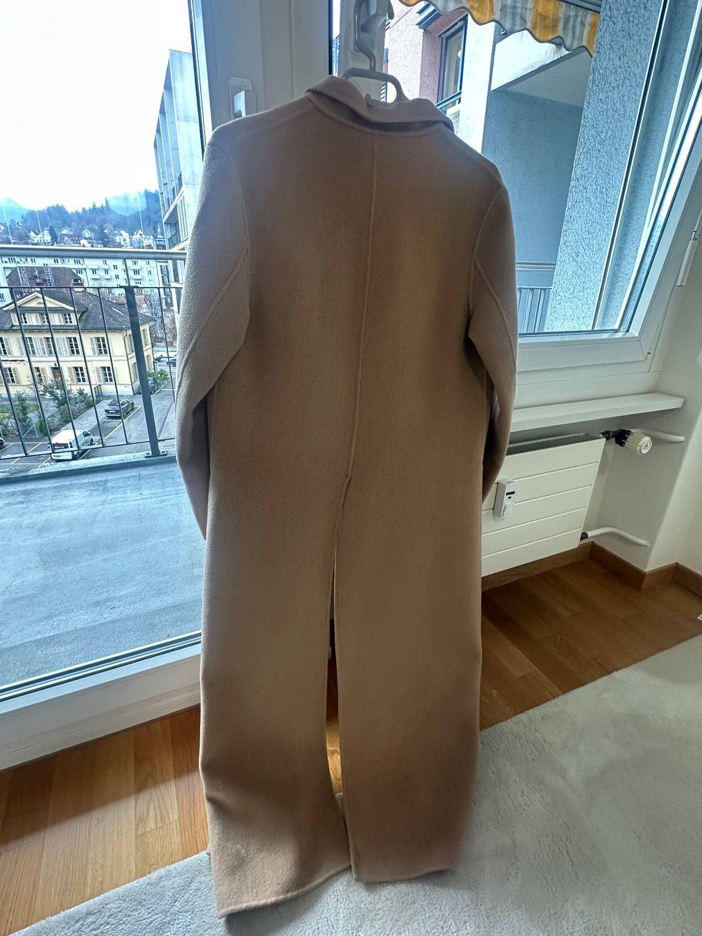 Pinko Cappotti: Coat PINKO, light brown – Usato da Luzern venduto da Ana_Martins 2