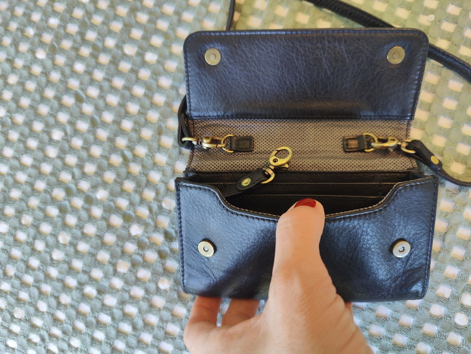 Taschen für Damen: Minitasche Lost & Found – Gebraucht aus Bolligen von Mumpi 3