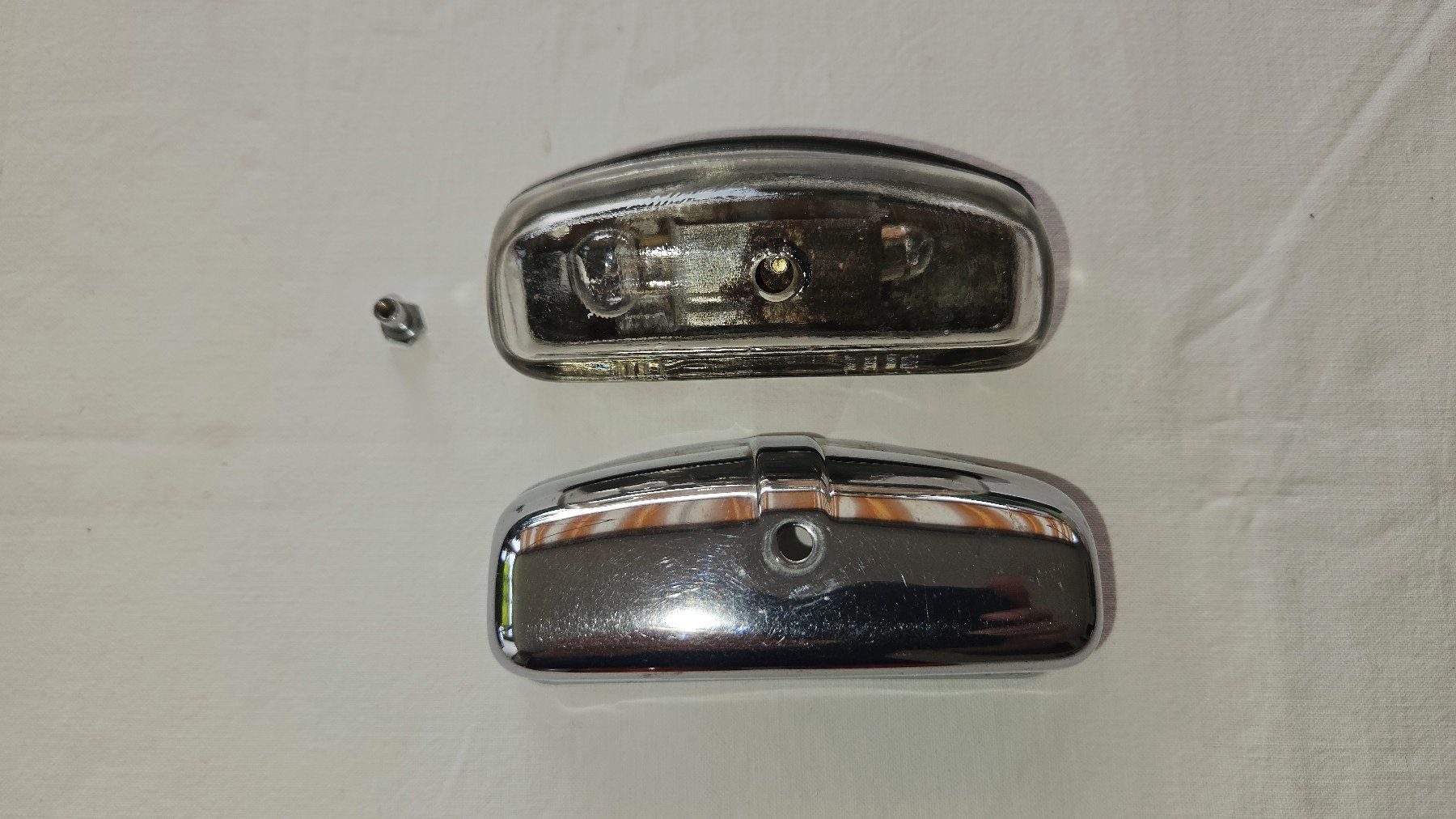MG Toutes les pièces auto: MG / MGA Nummerbeleuchtung u. Blinkerglas rot – D'occasion à Birmenstorf AG par Airea 2