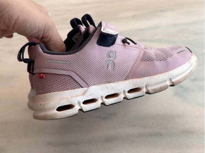 On Scarpe per ragazze: Originale On Schuhe (Cloudp) Mädchen rosa – Usato da Schlieren venduto da Schnaepliparadies