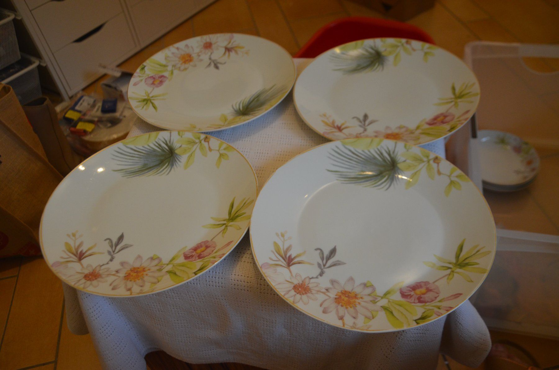Assiettes: 4 TELLER – D'occasion à Chiasso par Dolly015