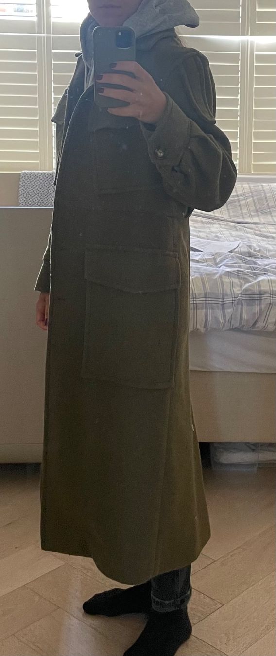 Victoria Beckham Cappotti: Victoria Beckham khaki wool coat – Usato da Yverdon-les-Bains venduto da pen_bbz8 8
