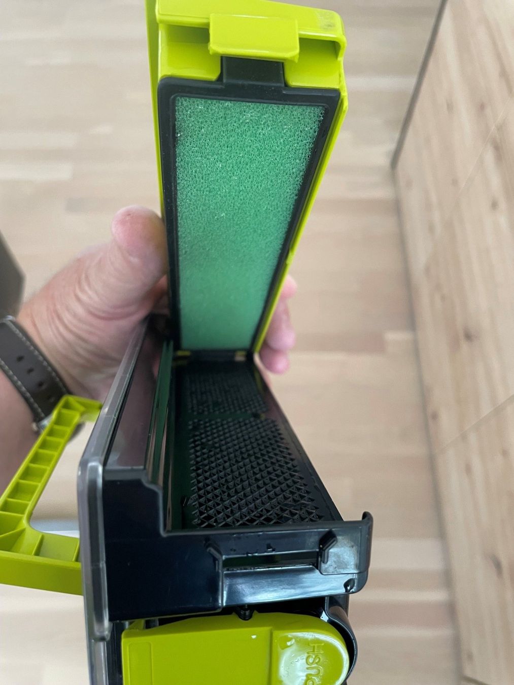 LG Aspirapolveri & Accessori: LG Smart HOM-BOT SQUARE – Usato da Hermrigen venduto da Rolflesgolf 8