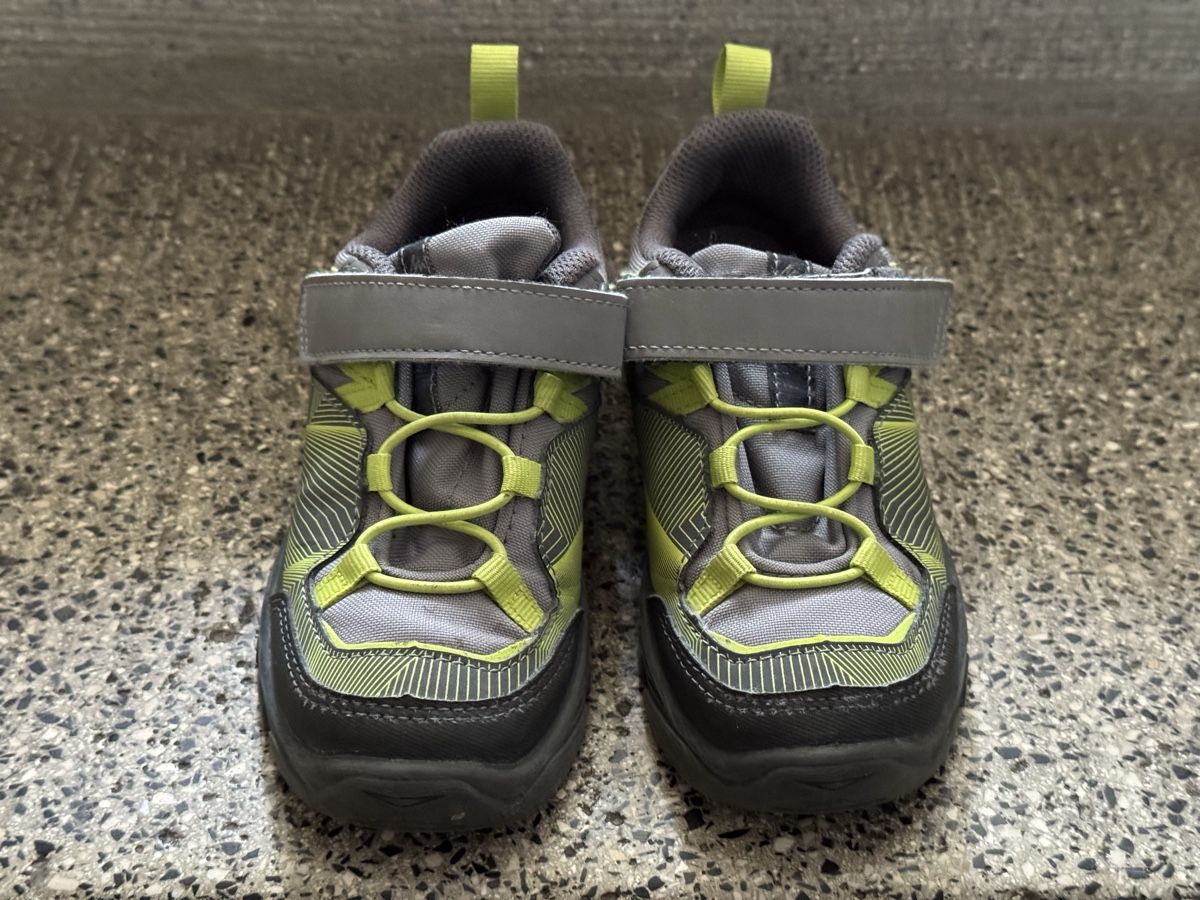 Decathlon Schuhe für Jungen: Chaussures Quechua enfant (28) – Gebraucht aus Biel/Bienne von inf_mr5w 1