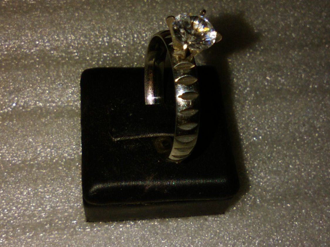 Anelli: ring edelsthal,,silber farbe,,glanzig,,mit weiss kristall – Nuovo (secondo la descrizione) da Basel venduto da bijoutrie_4 1