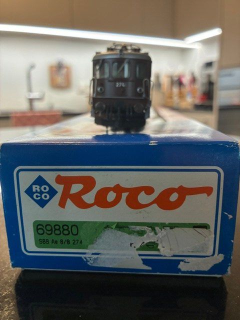 Roco Modellini di ferrovie: Roco BLS Ae 8/8, 274, 69880 mit Digital-Decoder – Usato da Leuzigen venduto da bnbz101 1