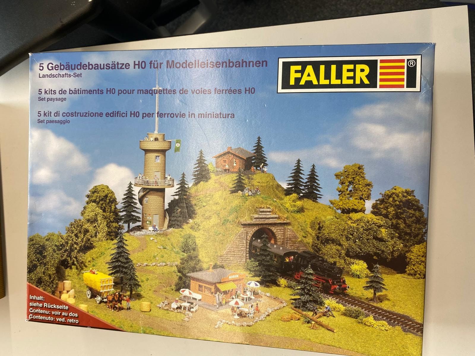 Kit di modellismo & Modellini statici: Diverse Bausatz Modellbau Set – Usato da Zofingen venduto da BerchtoldBrocki 2