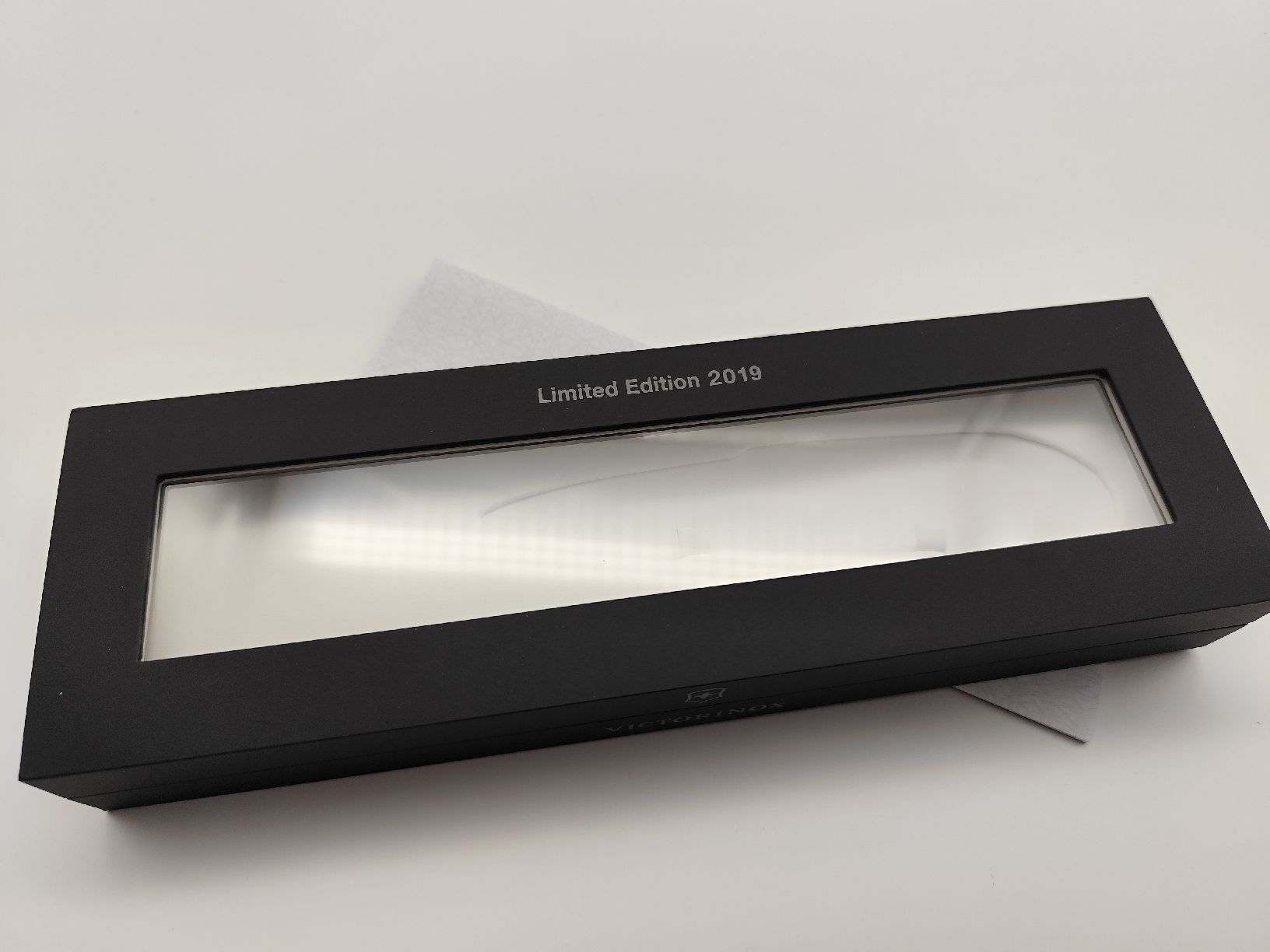 Victorinox Coltelli tascabile: Victorinox Damast 2019 Verpackung – Nuovo (secondo la descrizione) da Hellbühl venduto da 30R_R30 2