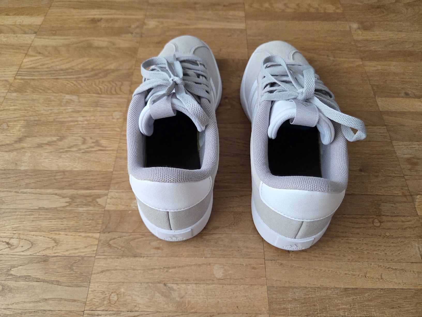 Adidas Damenschuhe: adidas Sneaker, hellgrau, neuwertig, Grösse 38 2/3 – Neu (gemäss Beschreibung) aus Zürich von Billy0808 5