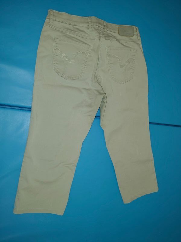 Pantaloni: Capri-Hose beige Gr. 38/40 - Kurzgrösse – Usato da Oberhofen AG venduto da iitf2020 2