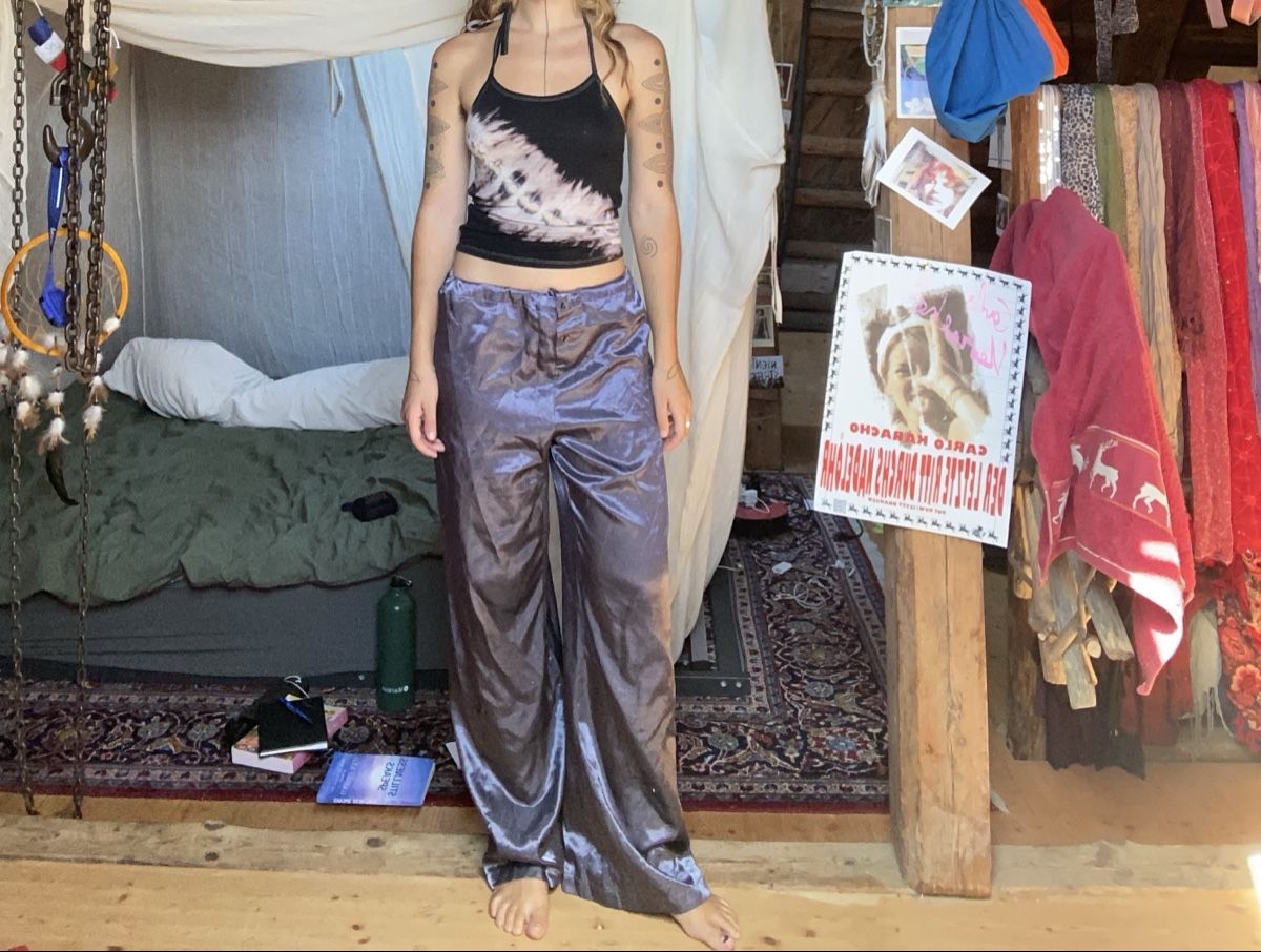 Pantaloni: Baggy Stoffhose glänzend – Usato da Rehetobel venduto da Jahbleh 2