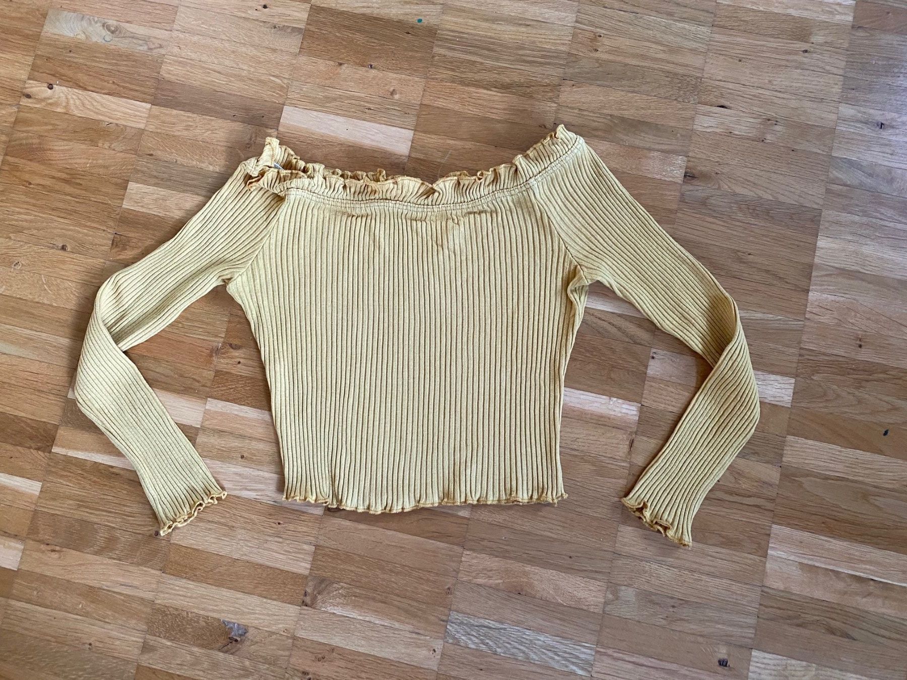 Camicette, T-shirt & Top: Girls Stretch Top Gr.XS Ockergelb – Usato da Kastanienbaum venduto da Muenchnerkindl1