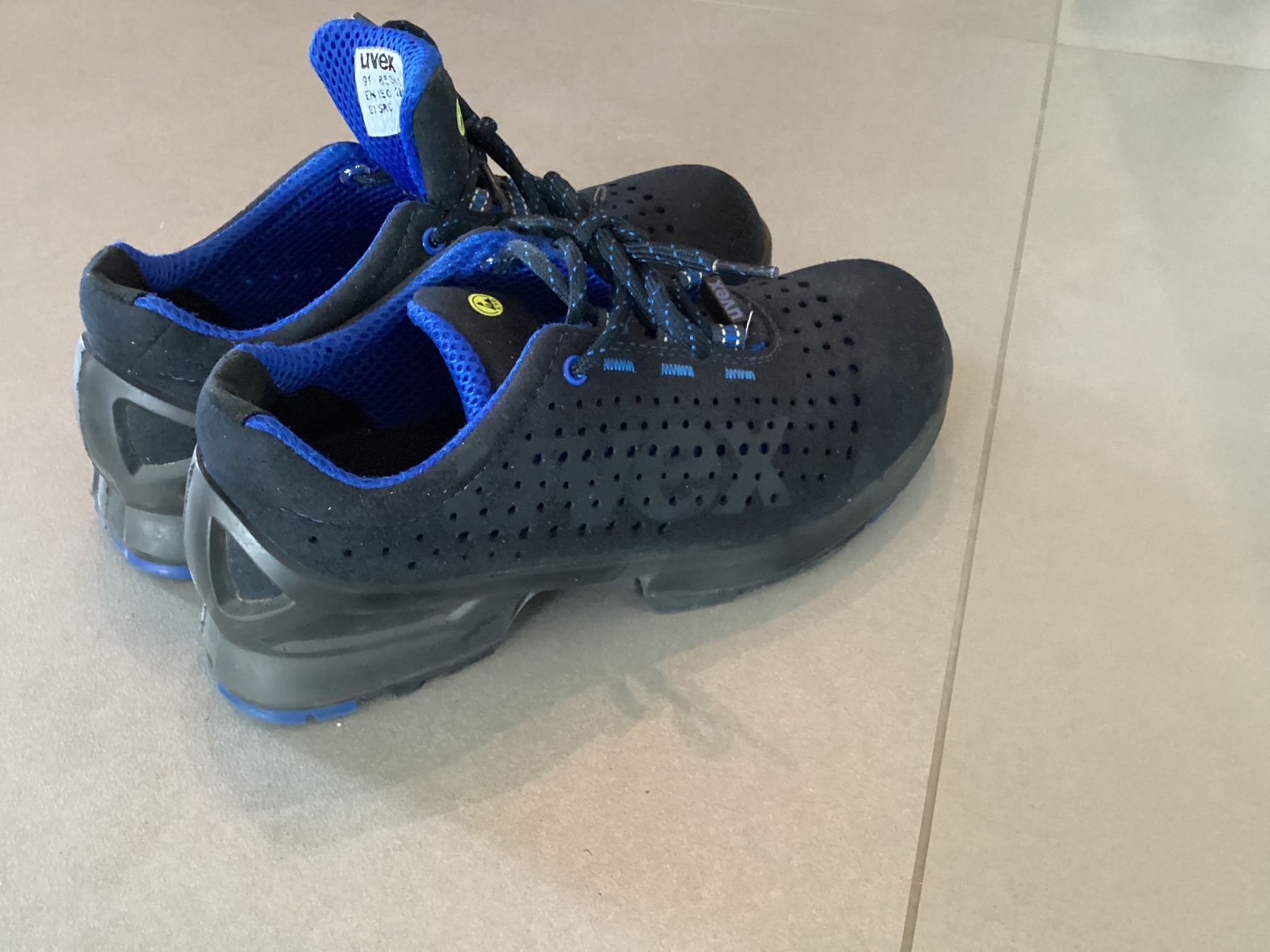 Scarpe da uomo: UVEX Sicherheitsschuhe – Usato da Dachsen venduto da Achohberg