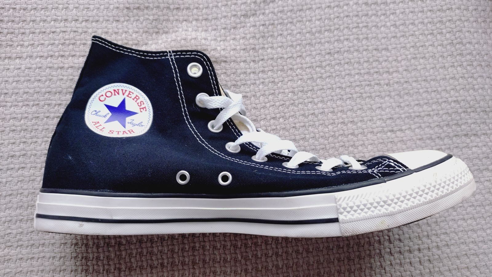 Converse Scarpe da uomo: Converse Chuck Taylor All Star Schwarz Gr. 44 – Usato da Grüningen venduto da Stargazer 3