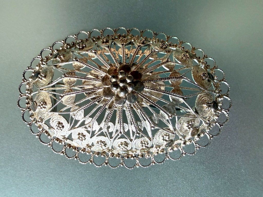 Broches & Aiguilles: Brosche oval Silber 800 filigrane Gestaltung – D'occasion à Therwil par Brocki-Therwil 1