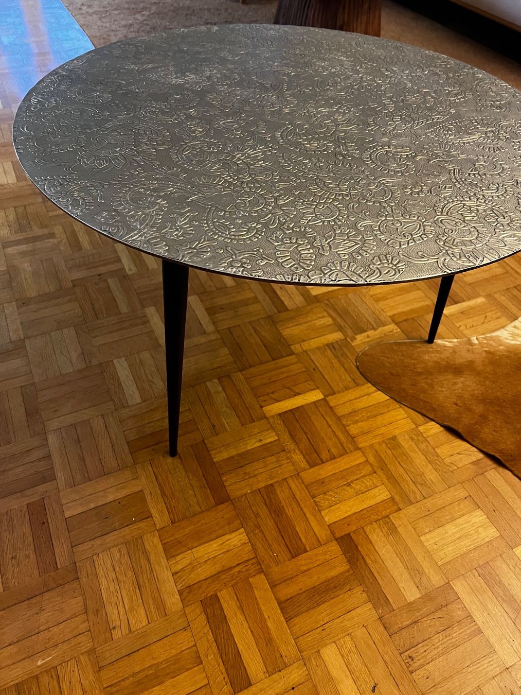 Tavoli: Couchtisch silber rund – Usato da Ebikon venduto da Venus025 1