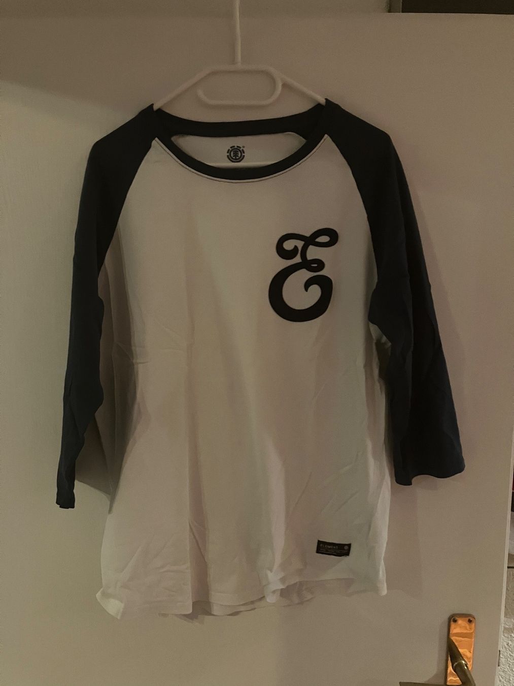 T-shirt: Element Raglan T-Shirt - L – Usato da Winkel venduto da Studi66