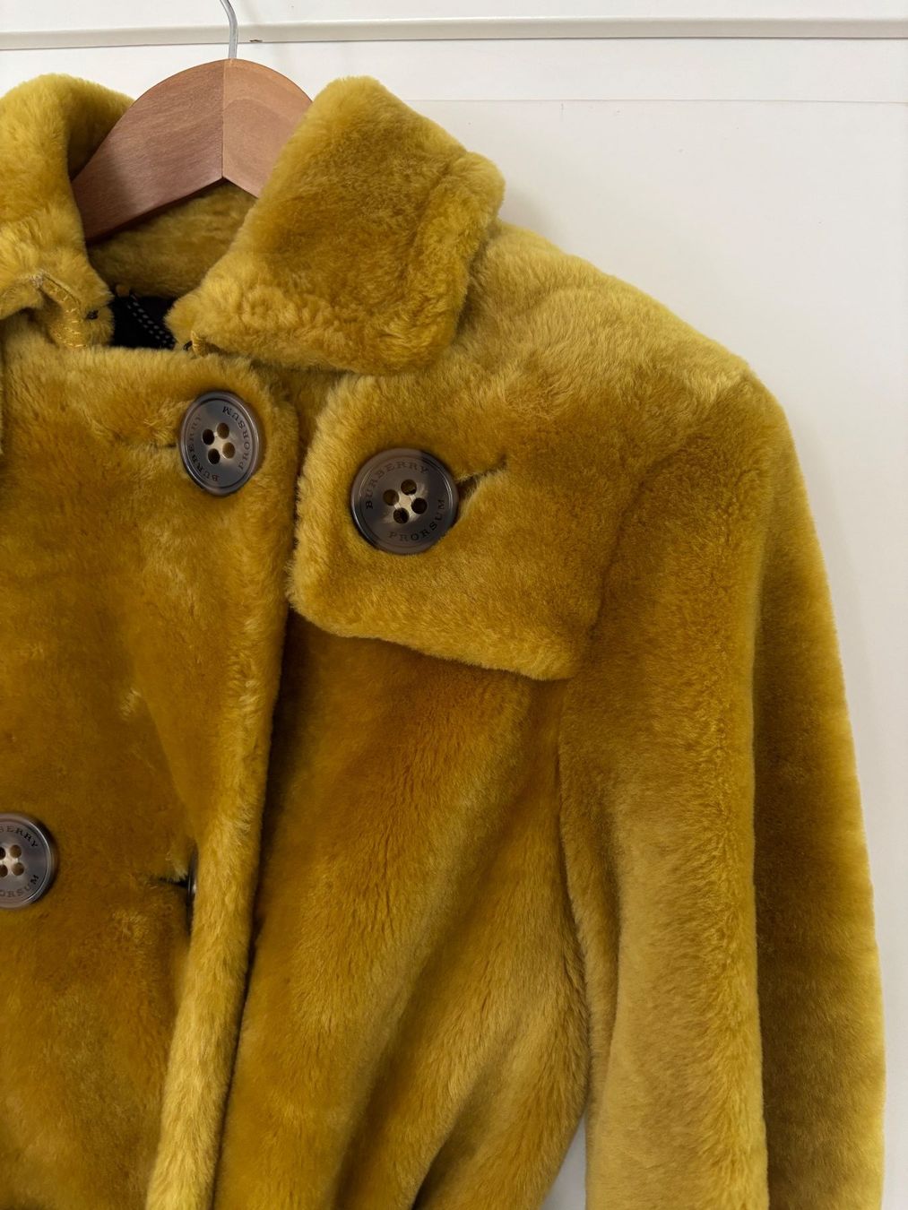 Burberry Cappotti: BURBERRY PRORSUM  Lammfellmantel IT38, 34 – Nuovo (secondo la descrizione) da Herrliberg venduto da mayfi 2