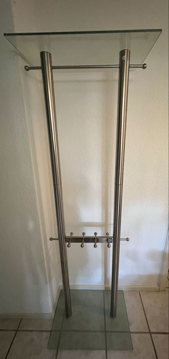 Cintres: Coat rack / Kleiderablage – D'occasion à Zürich par ItzySprsonic 1