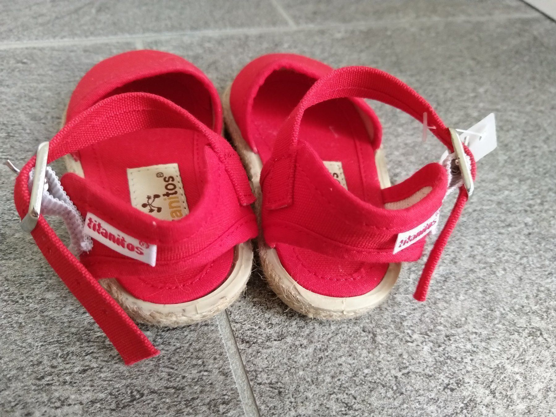 Scarpe per ragazze: Neue Baby Sandale Grösse 19 – Nuovo (secondo la descrizione) da Wiesendangen venduto da troawus 1
