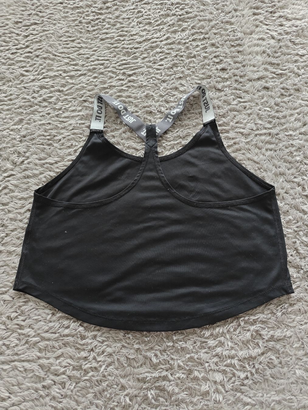 Nike Top: Nike Sport Top – Usato da Pieterlen venduto da Saemelili 2
