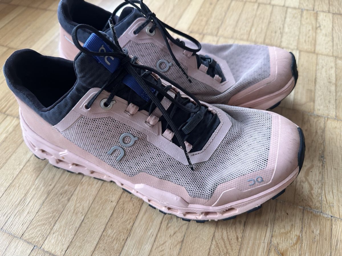 On Chaussures femmes: ON cloudultra shoes 40.5 – D'occasion à Zug par abe_6llp 2