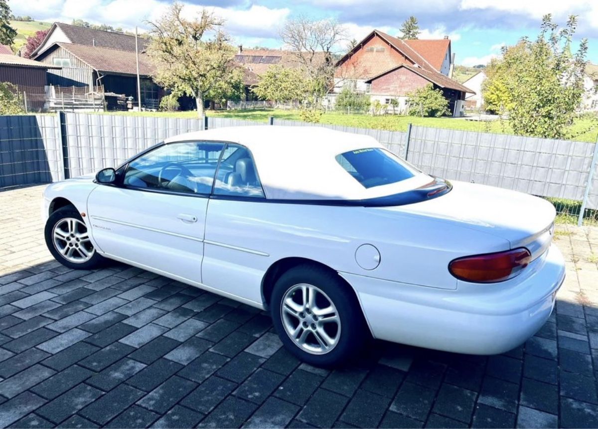 Chrysler Automobili: Weisse Cabrio Chrysler – Usato da Niederglatt zh venduto da Niederglatt123 2